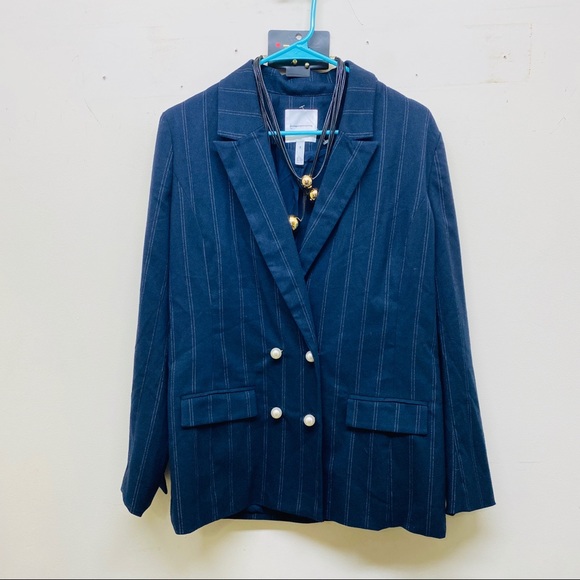 ‼️CLOSING LEITH PINSTRIPE PEARL BUTTON BLAZER - Picture 2 of 7